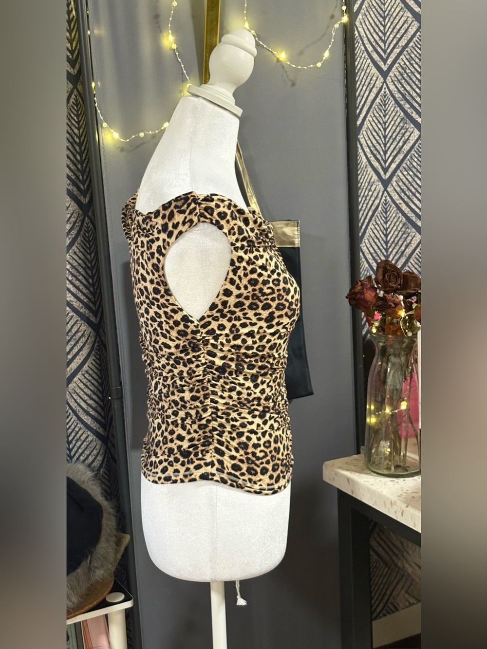 Leopard Print Crop Tank Top
Size Medium - Picture 8 of 17